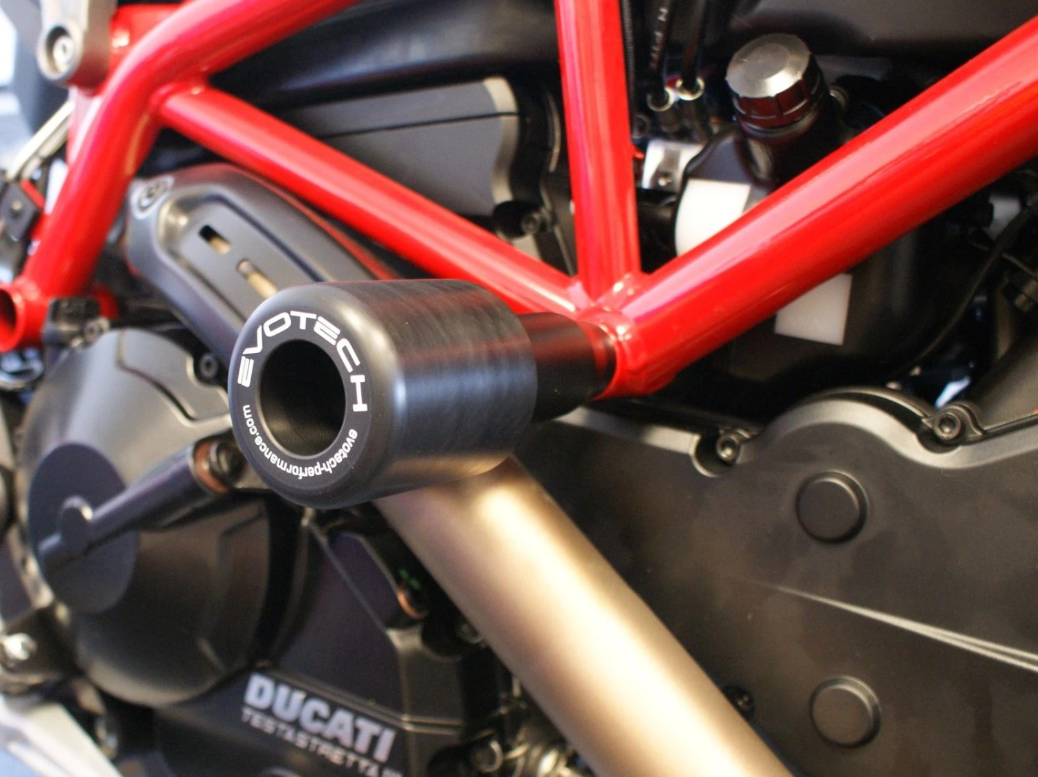 DUCATI Hypermotard 821 Crash Bobbins 2013-2015 By Evotech Performance